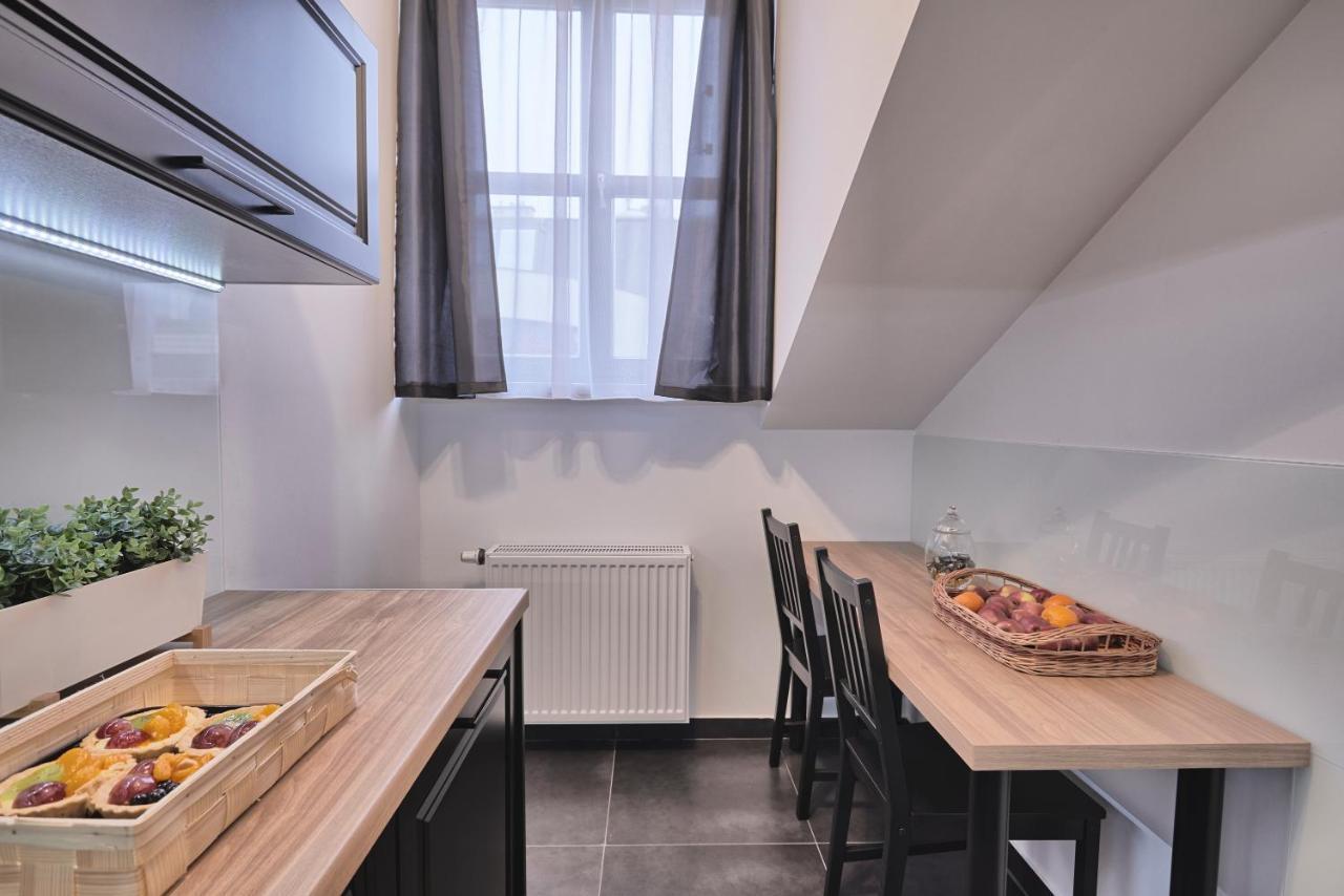Cafe Garden Residence クラクフ エクステリア 写真